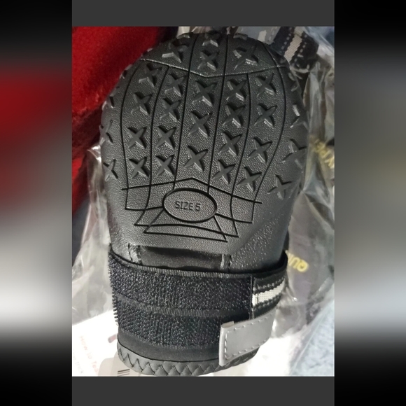 Amazon Dog Qumy Dog Boots Waterproof Shoes Wreflective Strips Rugged Antislip Sole Sz 5